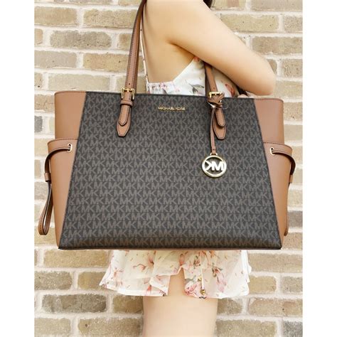 michael kors free bag